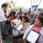 Anahí tiene una media hermana de Perú, se llama Diana Puente