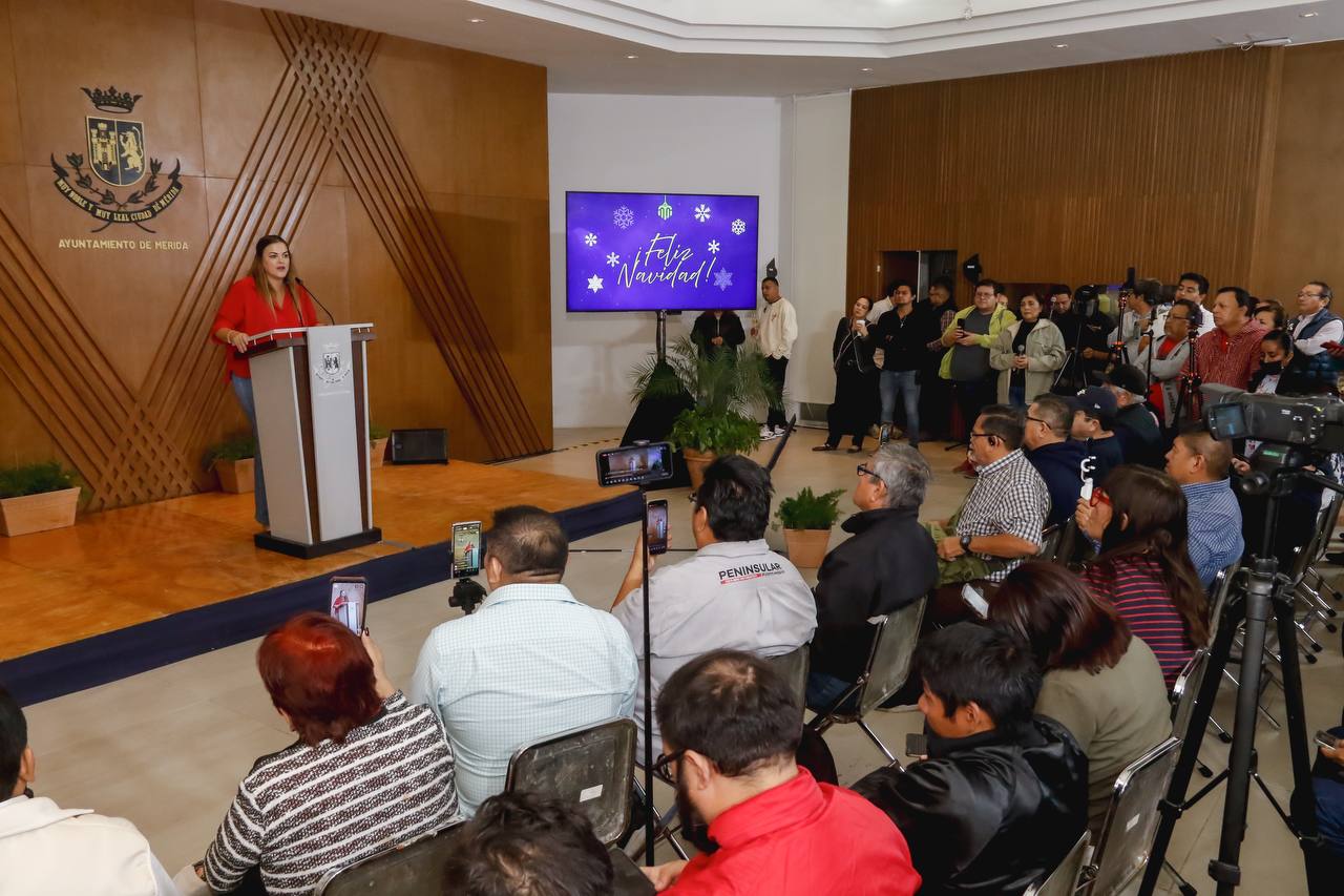 Joaquín Díaz Mena promueve deporte con Centros Renacimiento en Yucatán